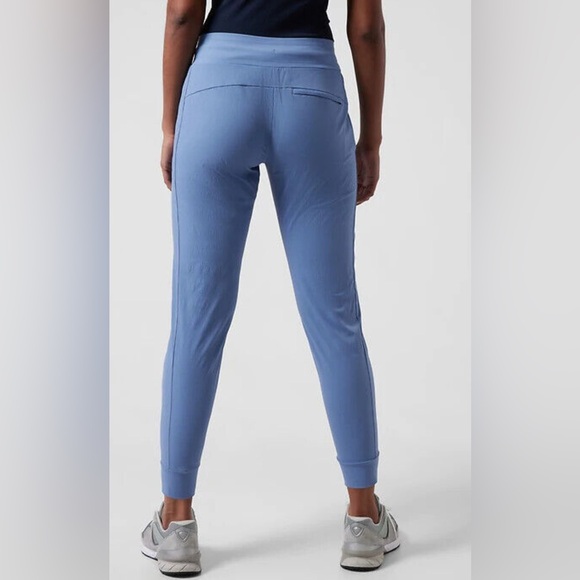 Athleta Trekkie jogger in Cottage Blue! - Picture 2 of 11
